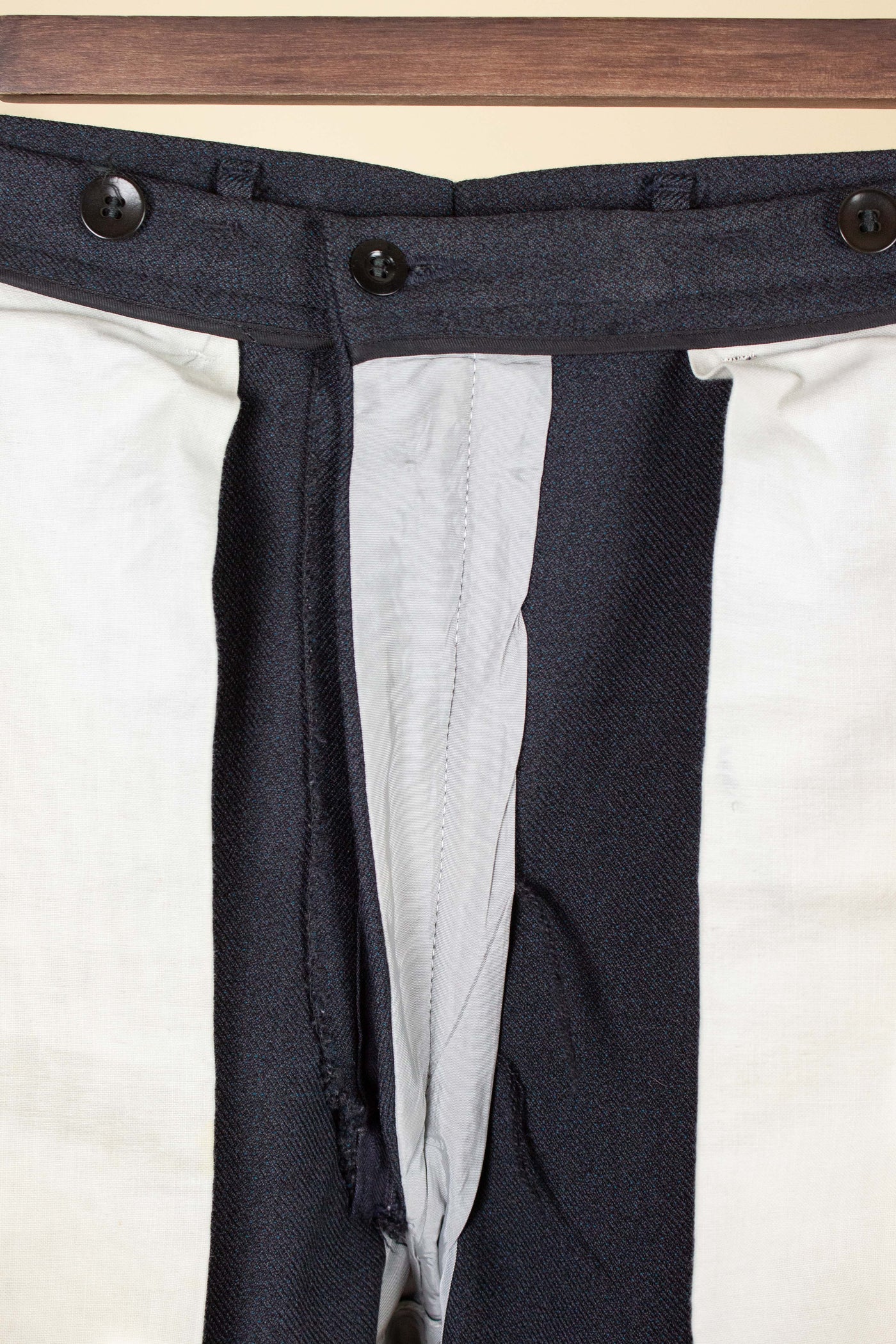 SWEDISH 1950S DARK GREY TWO PIECE SUIT BY SIR. SIZE CA EU 48