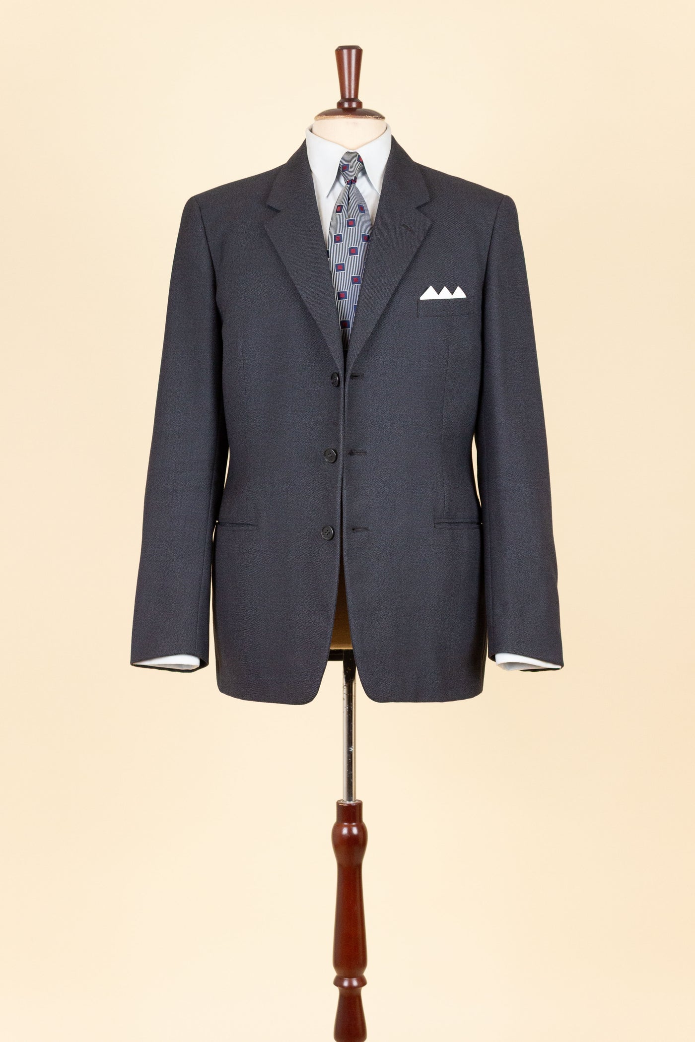 SWEDISH 1950S DARK GREY TWO PIECE SUIT BY SIR. SIZE CA EU 48