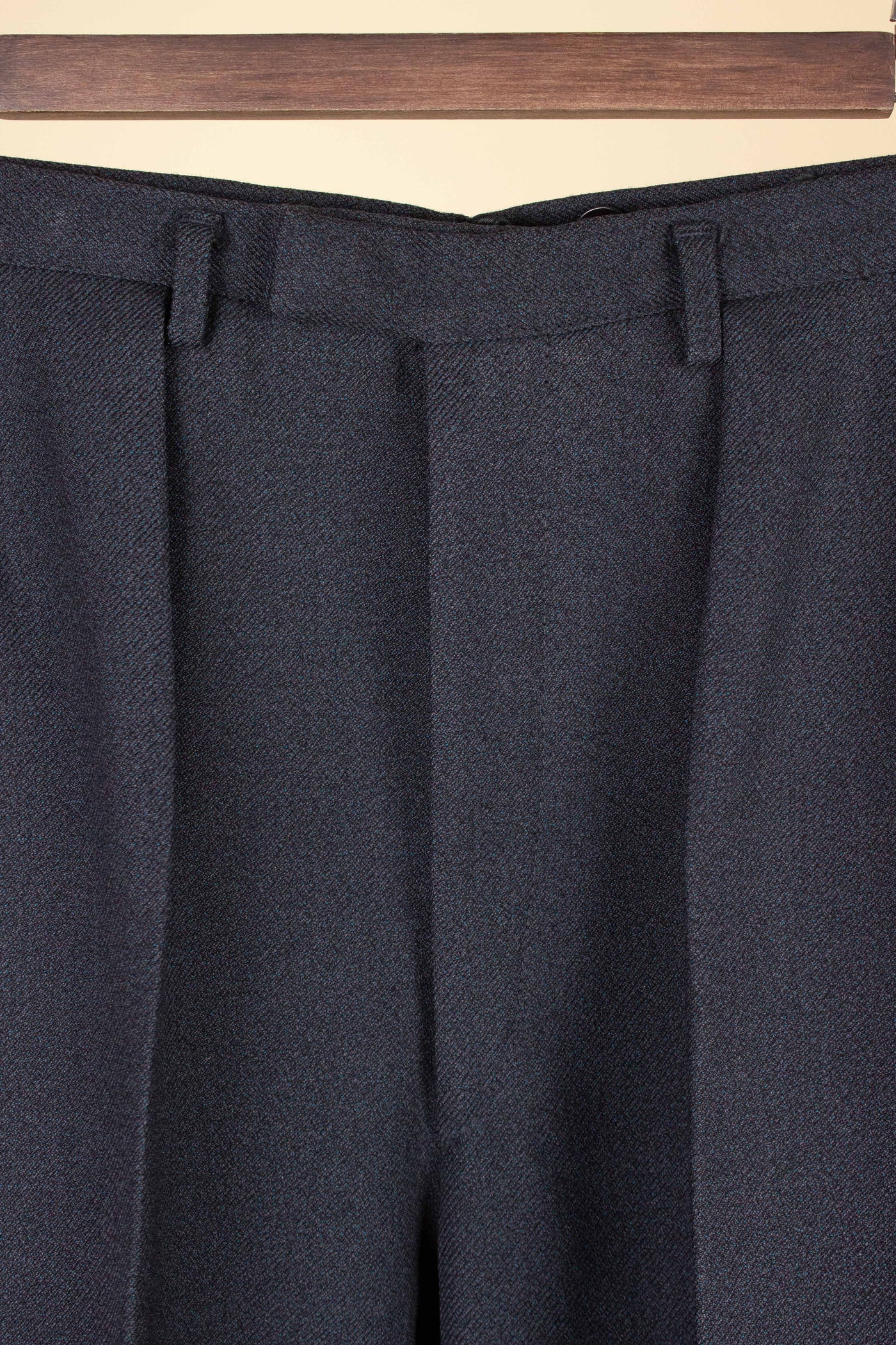 SWEDISH 1950S DARK GREY TWO PIECE SUIT BY SIR. SIZE CA EU 48