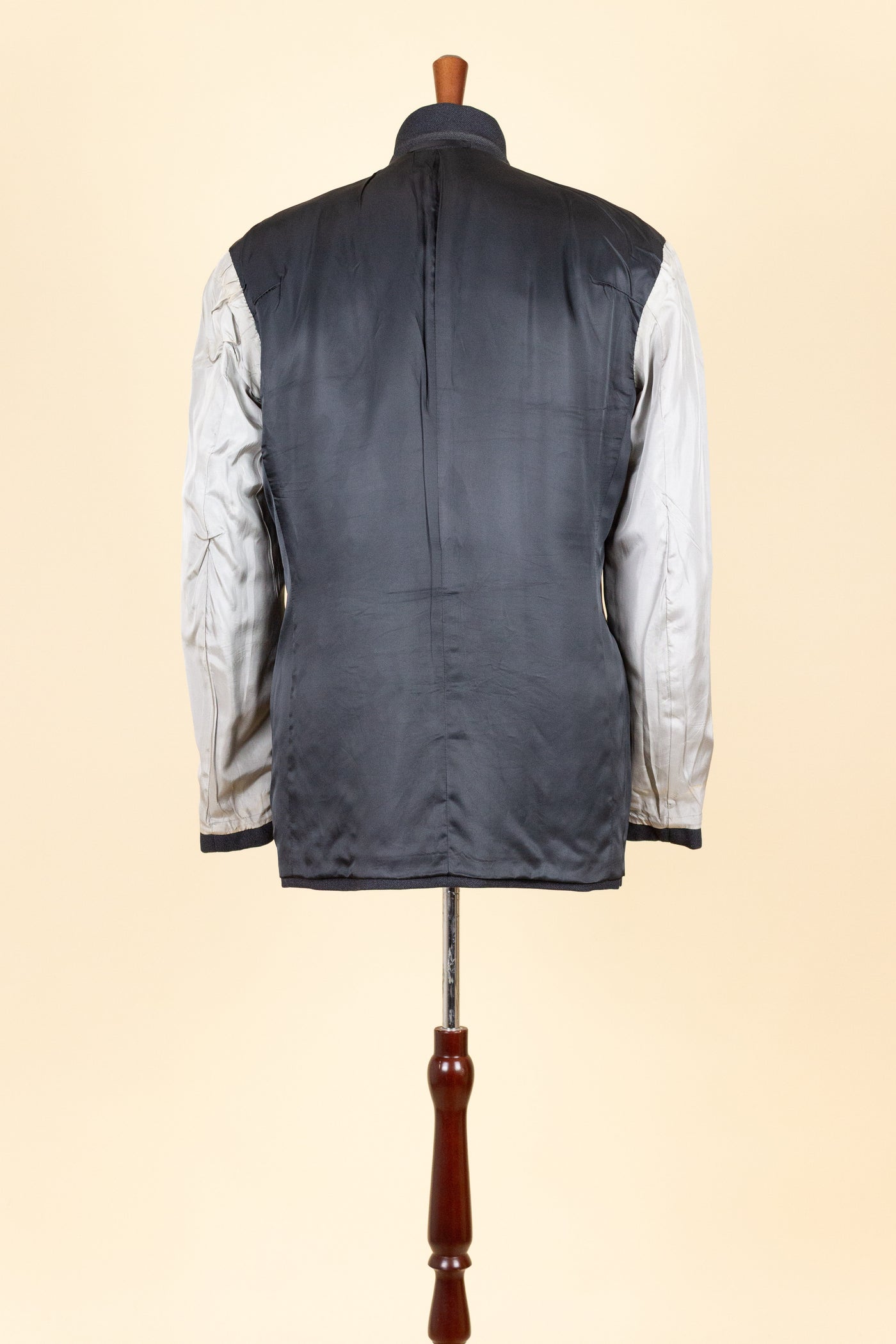 SWEDISH 1950S DARK GREY TWO PIECE SUIT BY SIR. SIZE CA EU 48