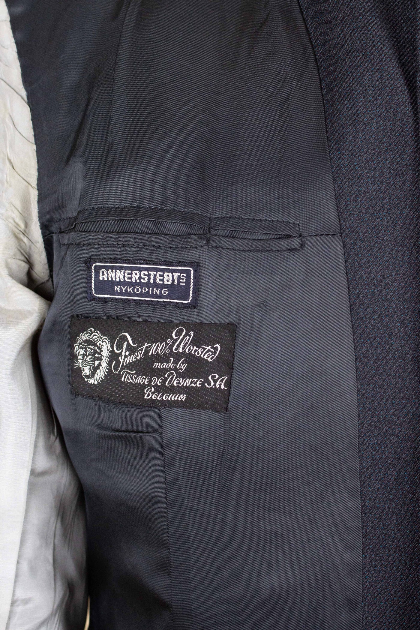 SWEDISH 1950S DARK GREY TWO PIECE SUIT BY SIR. SIZE CA EU 48