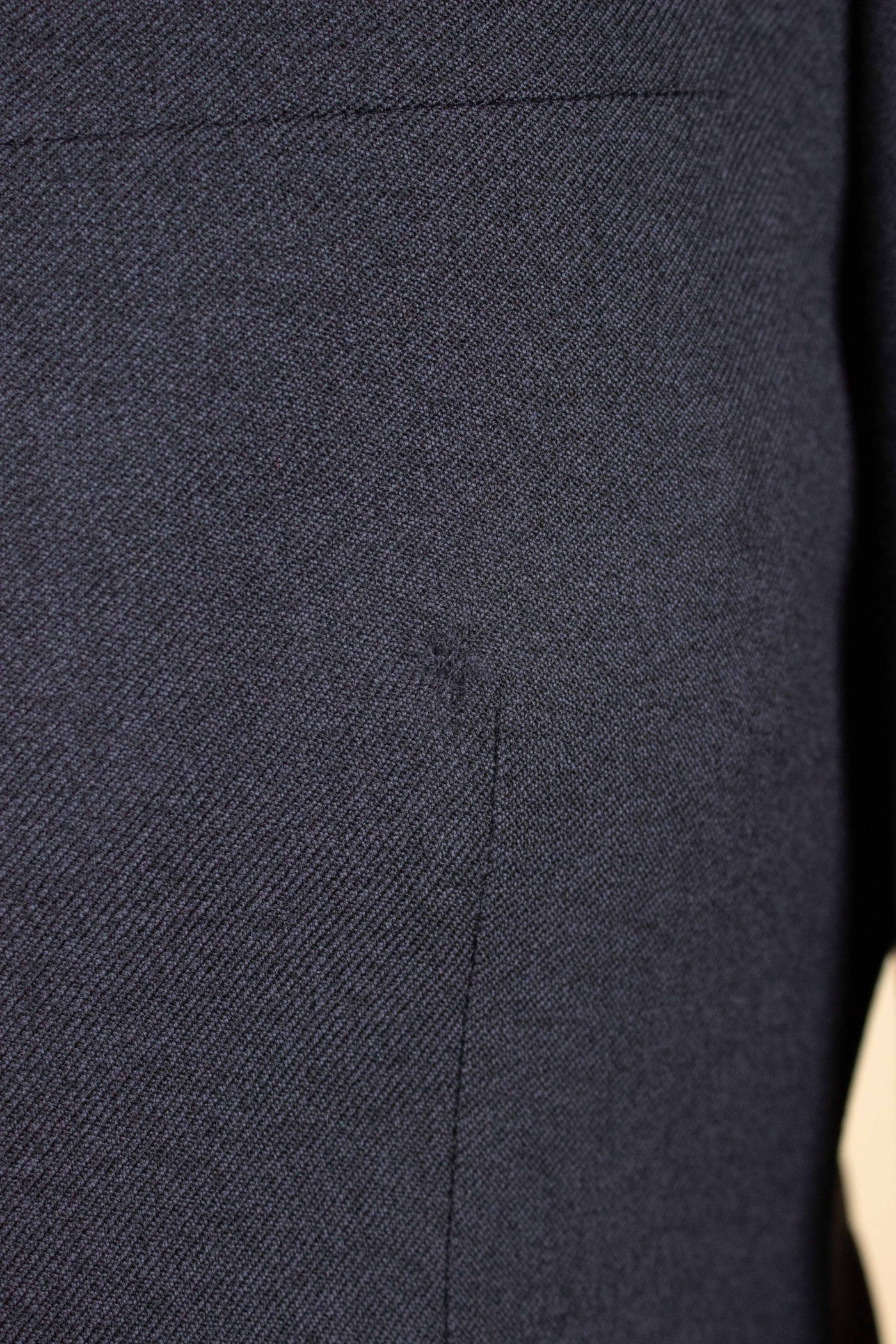 SWEDISH 1940S/1950S DARK GREY TWO PIECE SUIT BY KABOM. SIZE CA EU 48