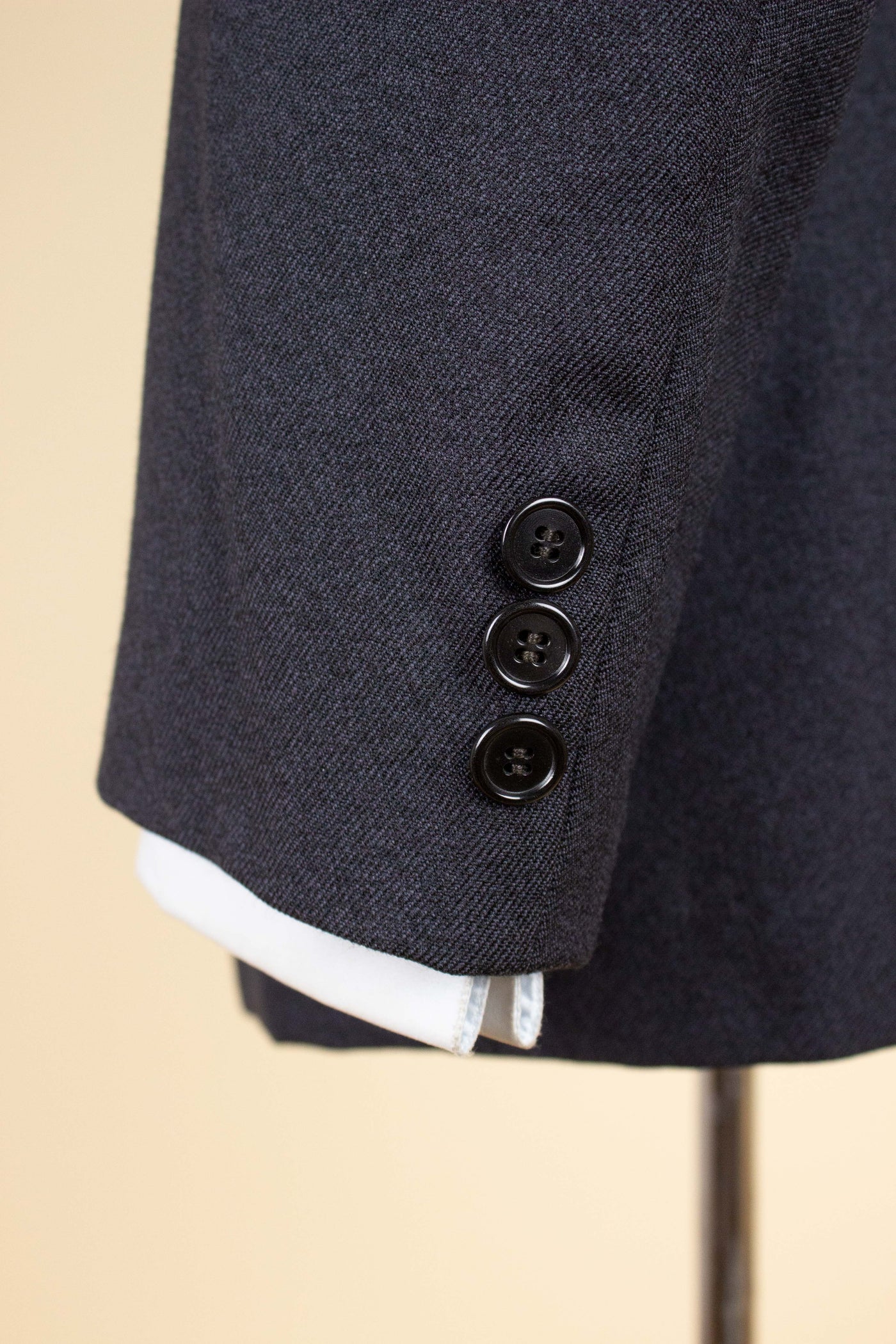 SWEDISH 1940S/1950S DARK GREY TWO PIECE SUIT BY KABOM. SIZE CA EU 48