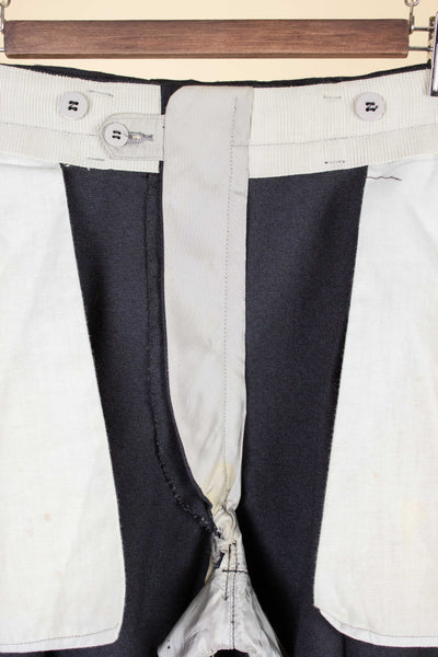 SWEDISH 1940S/1950S DARK GREY TWO PIECE SUIT BY KABOM. SIZE CA EU 48