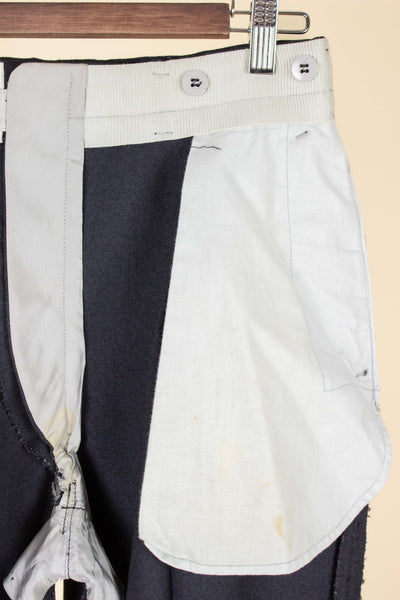 SWEDISH 1940S/1950S DARK GREY TWO PIECE SUIT BY KABOM. SIZE CA EU 48