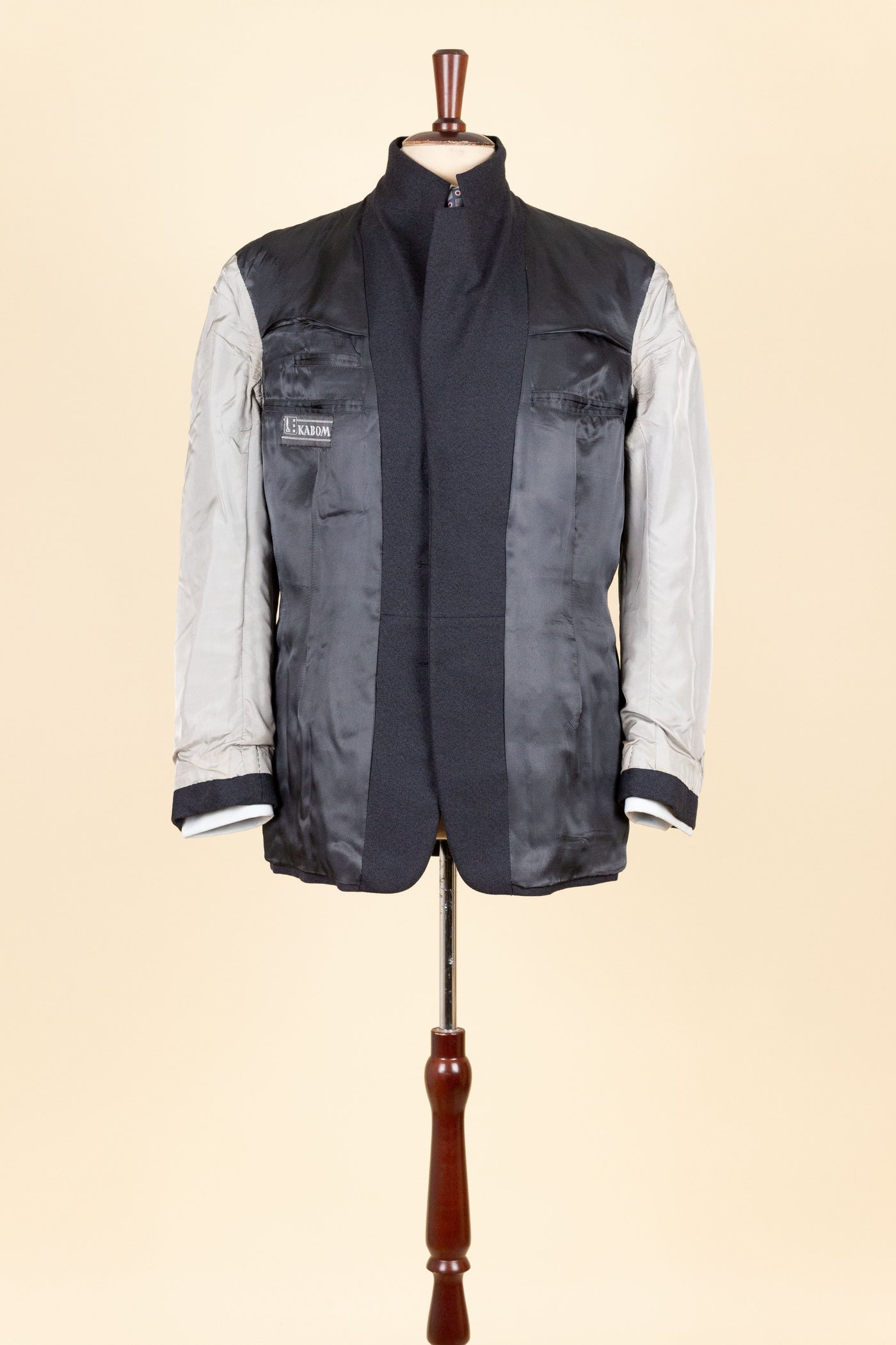 SWEDISH 1940S/1950S DARK GREY TWO PIECE SUIT BY KABOM. SIZE CA EU 48