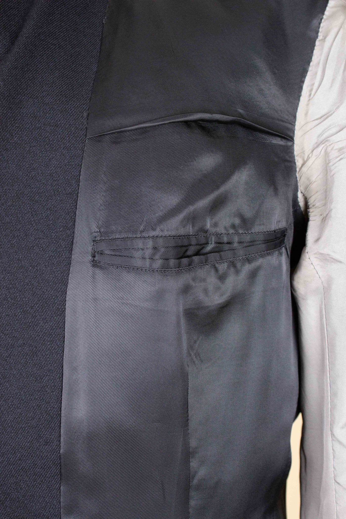 SWEDISH 1940S/1950S DARK GREY TWO PIECE SUIT BY KABOM. SIZE CA EU 48