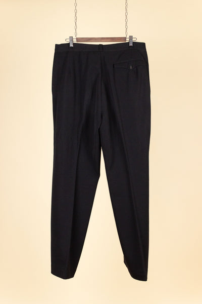 SWEDISH 1930S/1940S BLACK TWO PIECE DOUBLE BREASTED BESPOKE SUIT. SIZE CA EU 52-54