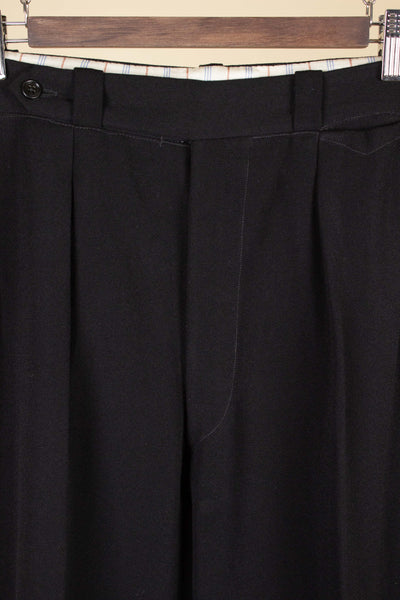 SWEDISH 1930S/1940S BLACK TWO PIECE DOUBLE BREASTED BESPOKE SUIT. SIZE CA EU 52-54