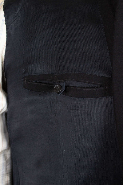 SWEDISH 1930S/1940S BLACK TWO PIECE DOUBLE BREASTED BESPOKE SUIT. SIZE CA EU 52-54