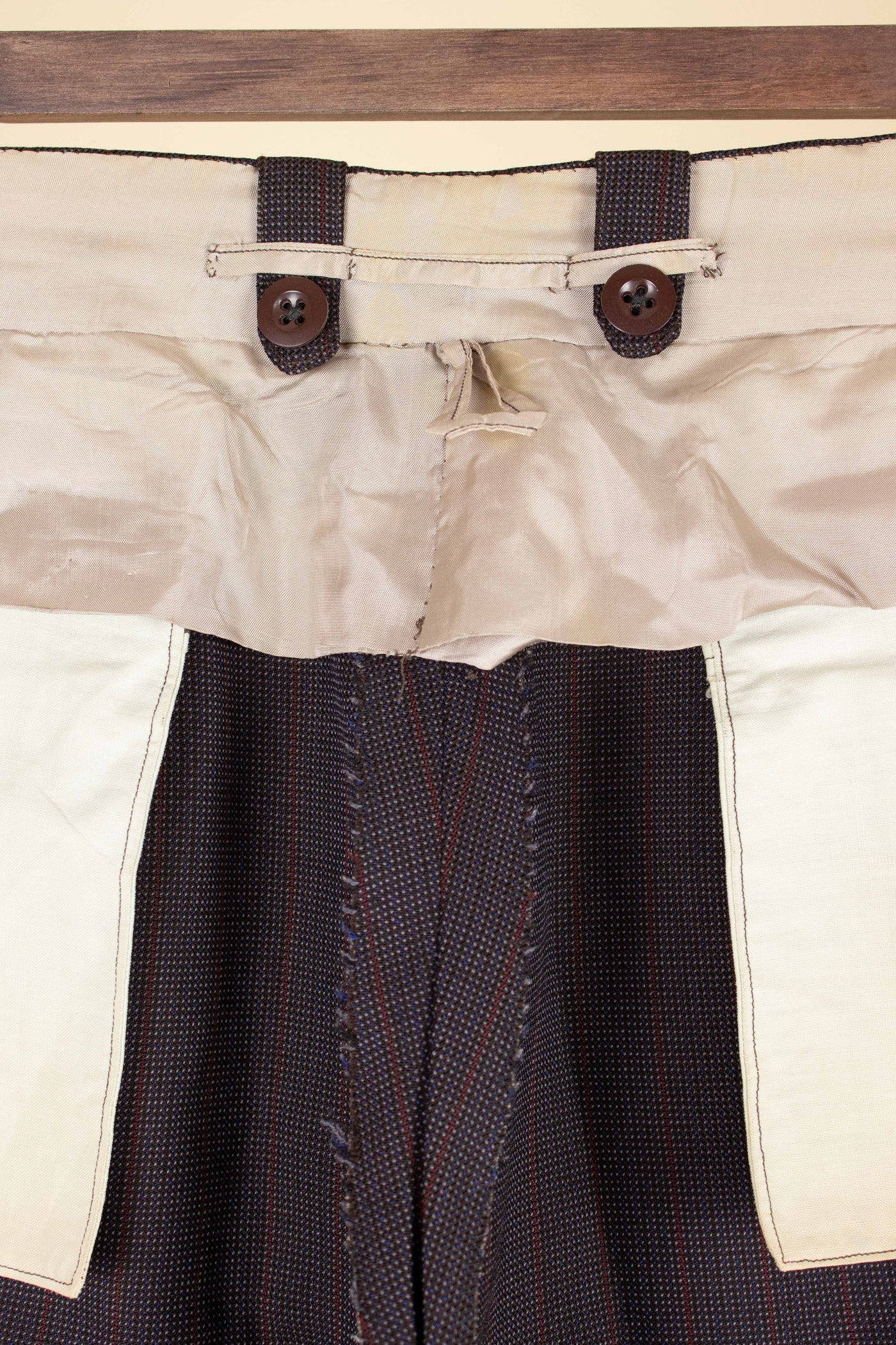 SWEDISH 1955 BROWN STRIPED TWO PIECE BESPOKE SUIT BY M. OLSSON. SIZE CA EU 46-48