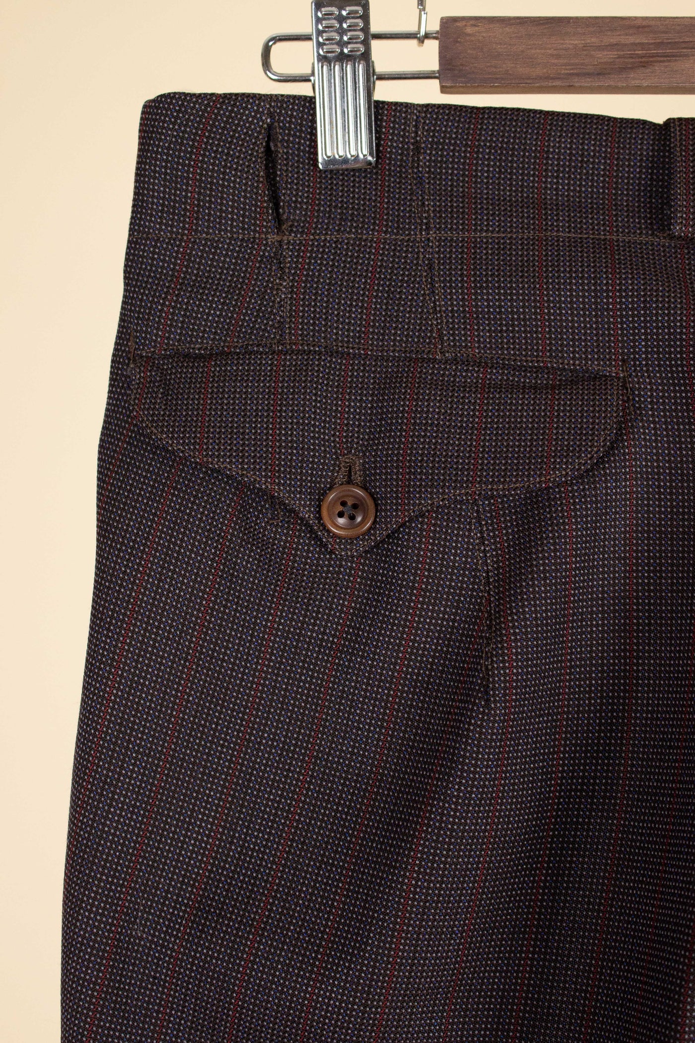 SWEDISH 1955 BROWN STRIPED TWO PIECE BESPOKE SUIT BY M. OLSSON. SIZE CA EU 46-48