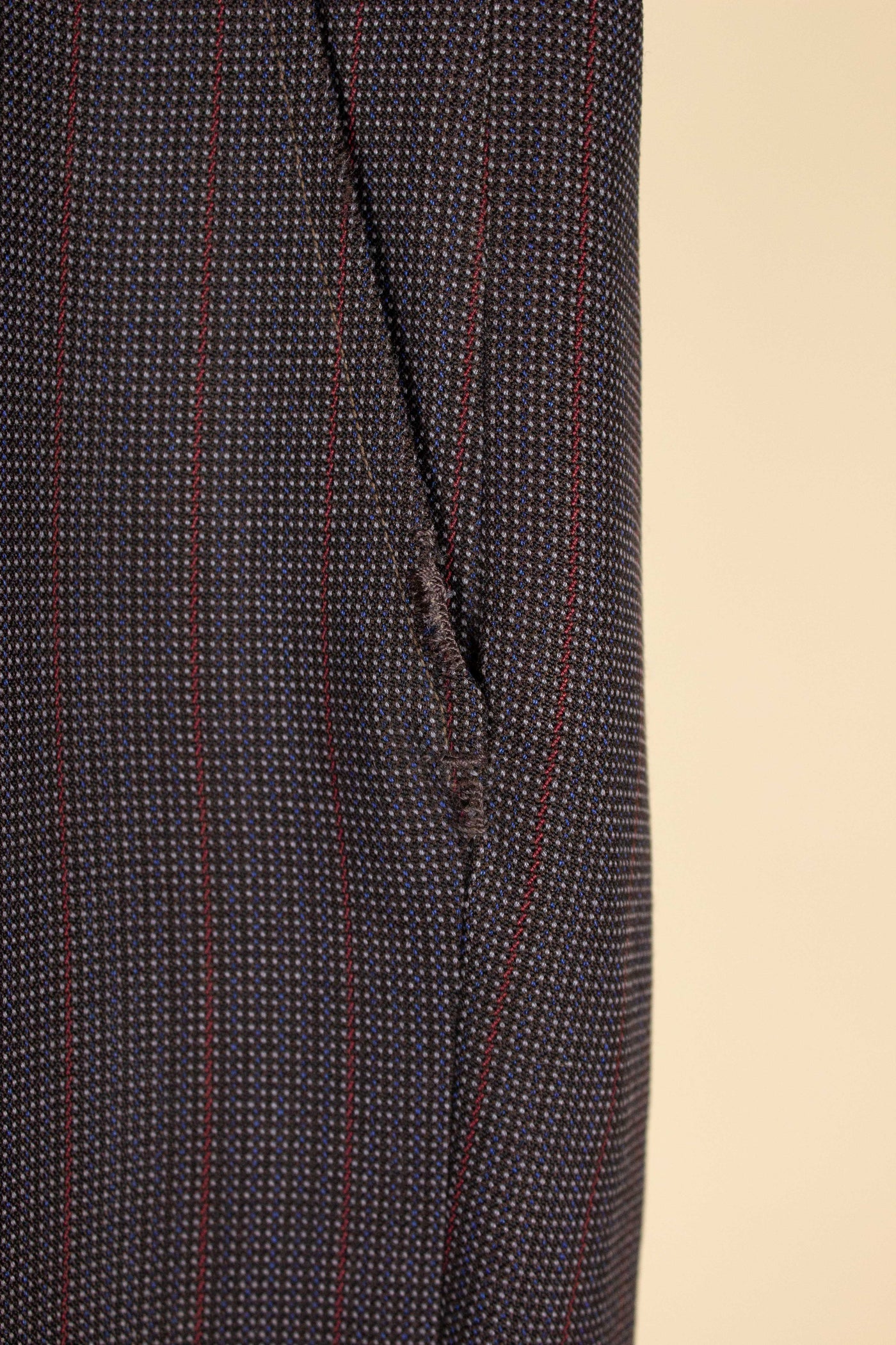 SWEDISH 1955 BROWN STRIPED TWO PIECE BESPOKE SUIT BY M. OLSSON. SIZE CA EU 46-48