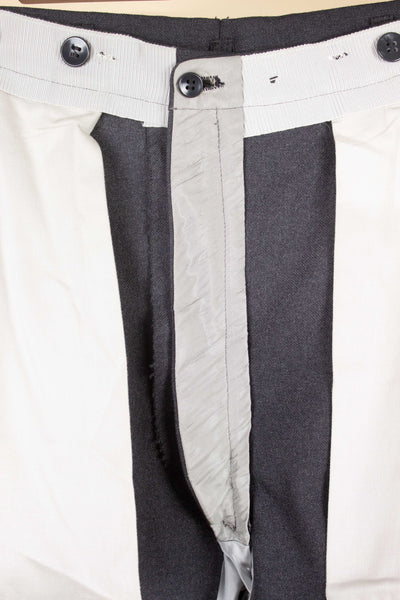 SWEDISH GREY 1950S SINGLE PLEATED TROUSERS WITH BUTTONS FOR BRACES. SIZE CA EU 44