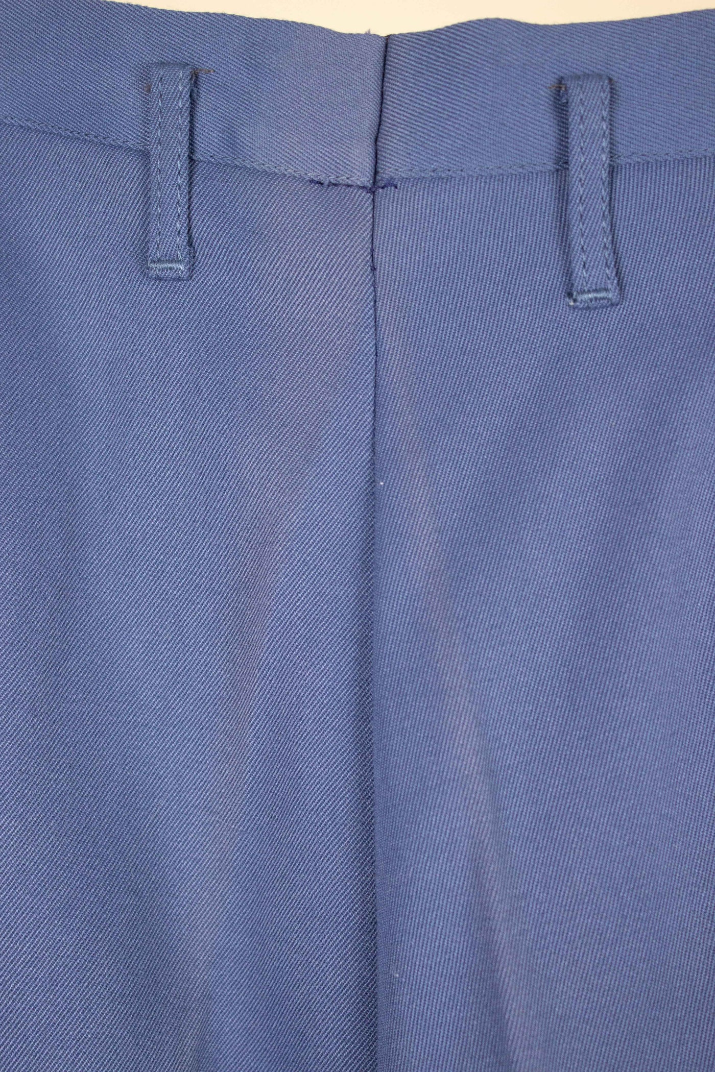 SWEDISH 1950S BLUE SINGLE PLEATED DEADSTOCK TROUSERS BY TEDDER. SIZE CA EU 40
