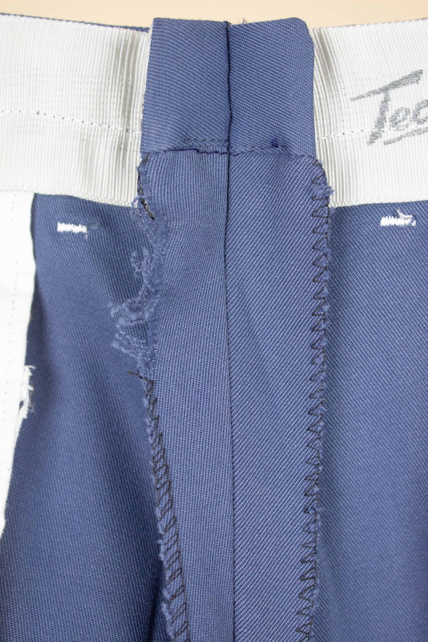 SWEDISH 1950S BLUE SINGLE PLEATED DEADSTOCK TROUSERS BY TEDDER. SIZE CA EU 40