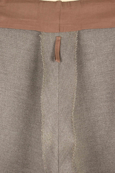 SWEDISH 1930S/1940S LIGHT BROWN TWILL RIDING BREECHES. SIZE CA EU 46