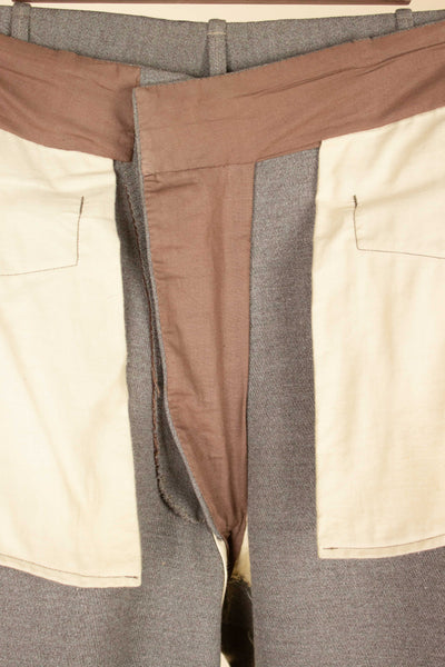 SWEDISH 1930S/1940S LIGHT BROWN TWILL RIDING BREECHES. SIZE CA EU 46