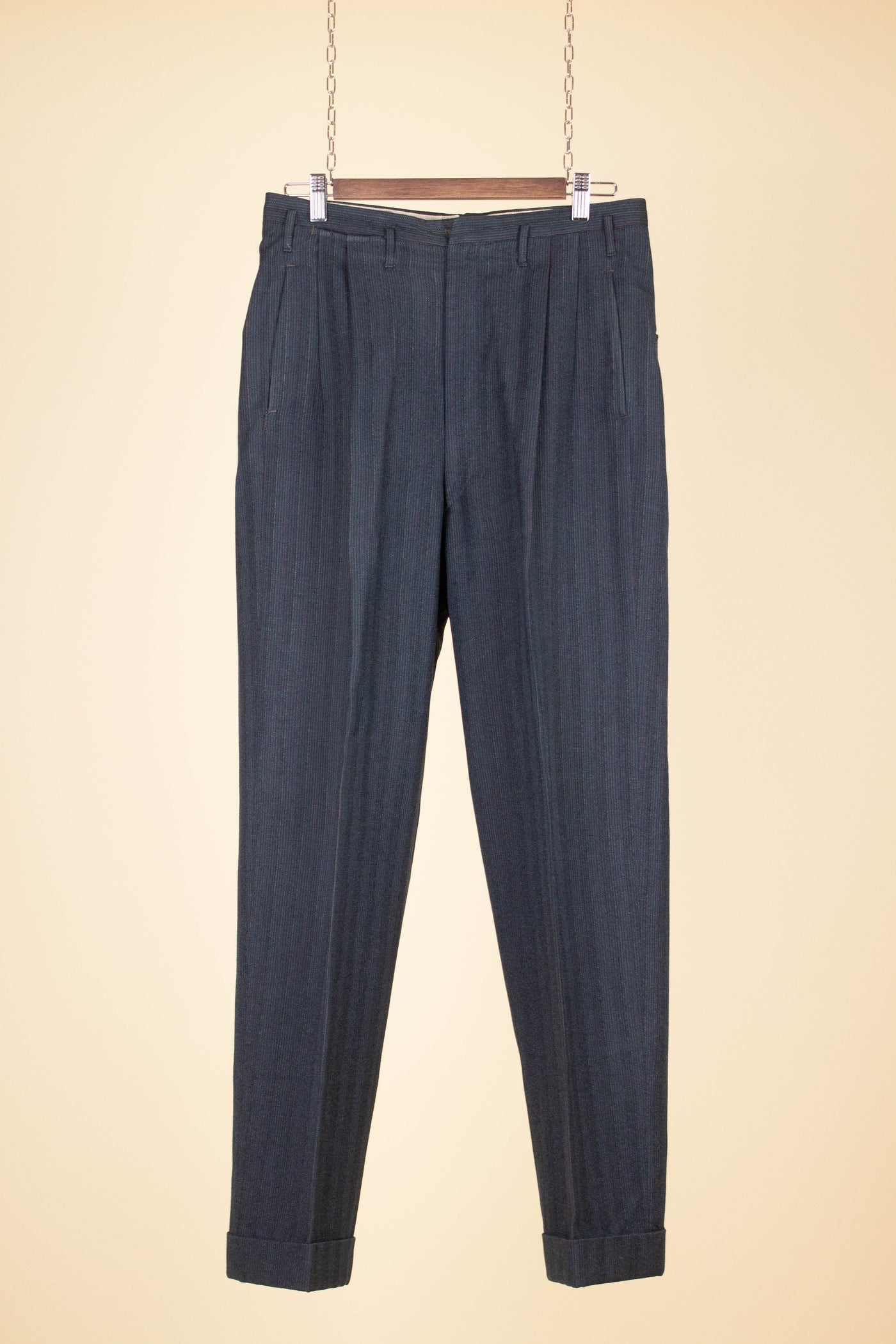 AMERICAN 1940S/1950S BLUE-GREY DOUBLE PLEATED TROUSERS. SIZE CA EU 46
