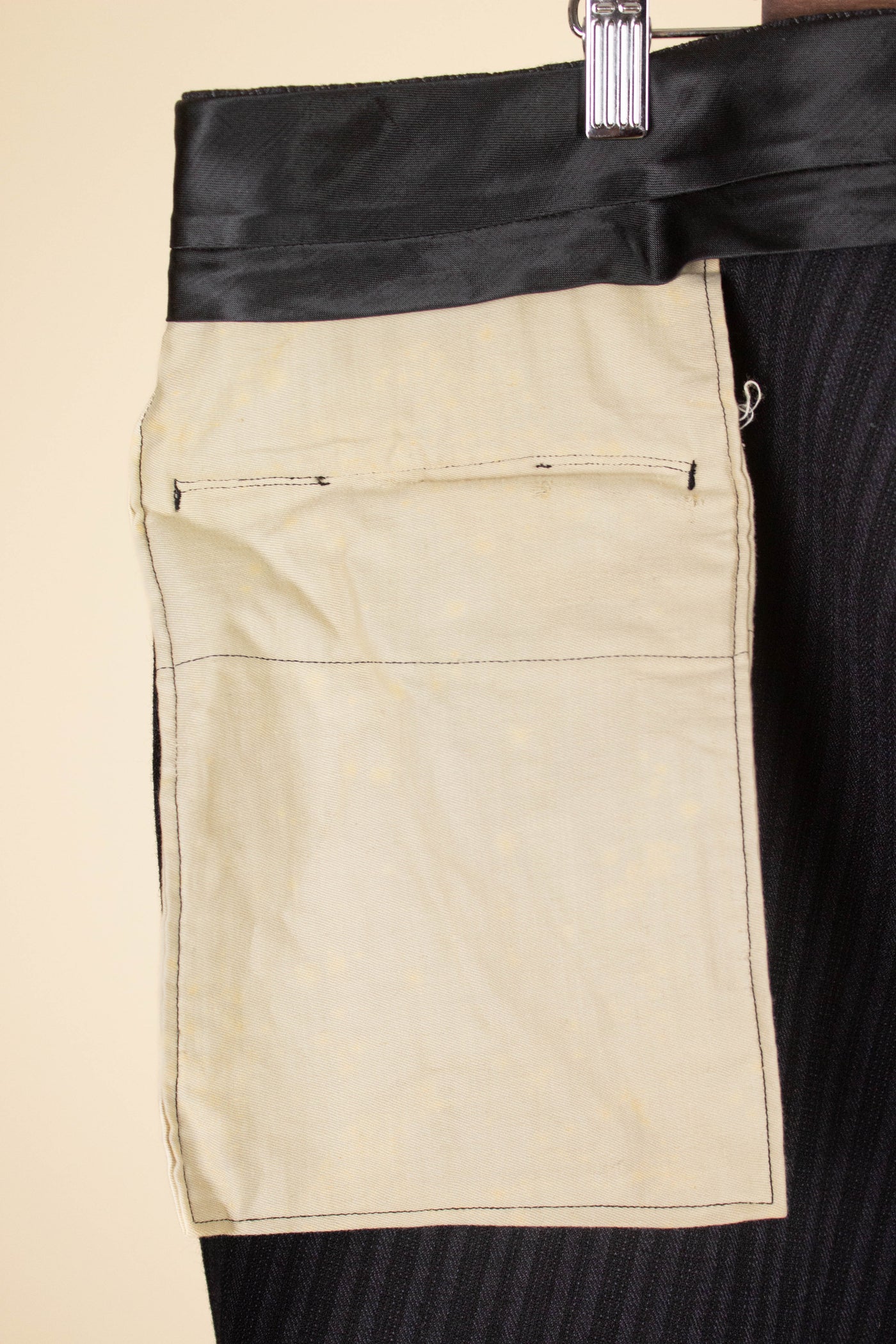 SWEDISH 1940S/1950S GREY STRIPED MORNING TROUSERS. SIZE CA EU 64 SHORT