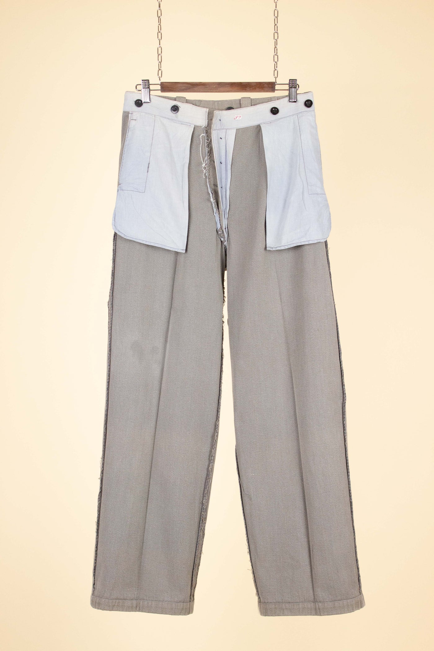 SWEDISH 1940S BEIGE HEAVY WEIGHT WORK TROUSERS BY VARGEN. SIZE CA EU 46-48