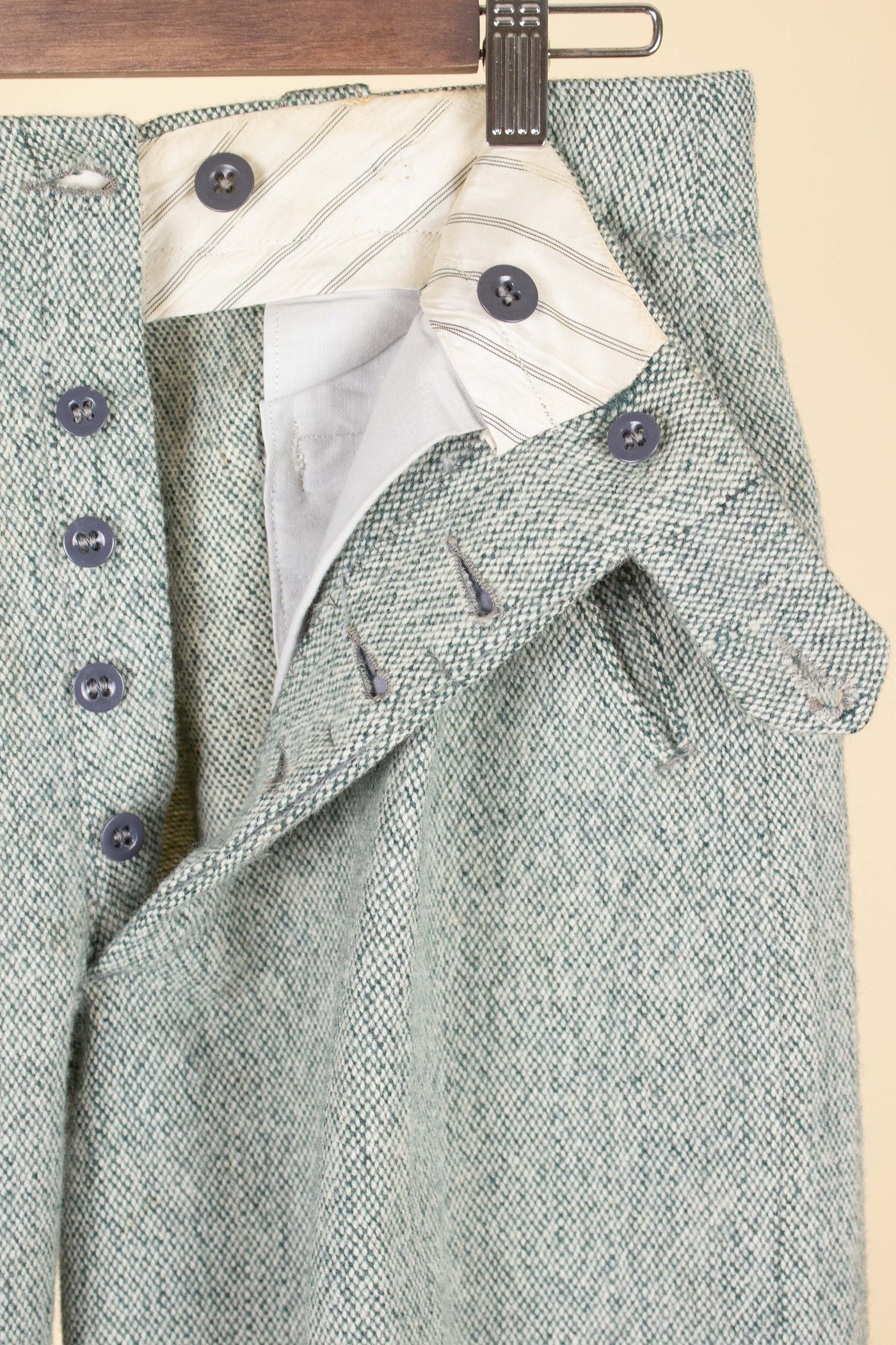 SWEDISH 1930S/1940S LIGHT GREEN TWEED PLUS FOURS TROUSERS. SIZE CA EU 46