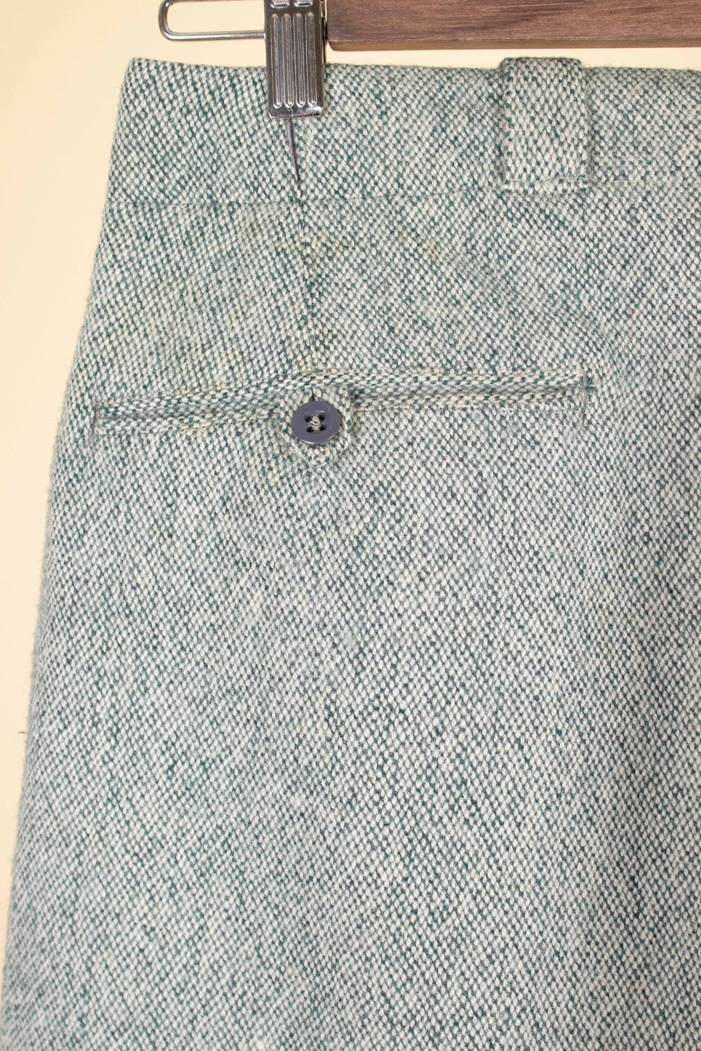 SWEDISH 1930S/1940S LIGHT GREEN TWEED PLUS FOURS TROUSERS. SIZE CA EU 46
