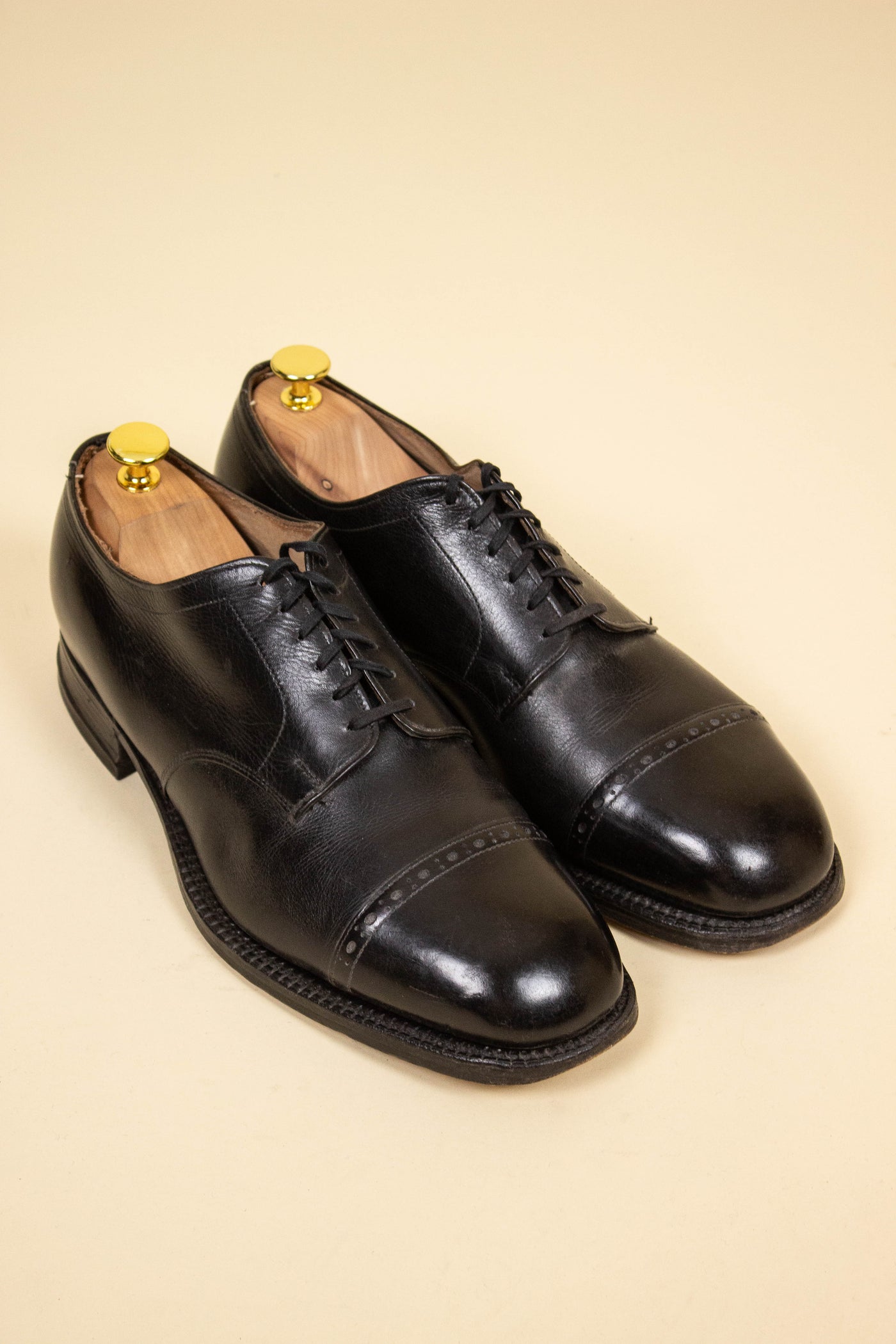 SWEDISH 1930S/1940S BLACK DERBY SHOES. SIZE EU 44 (US 11/UK10.5)