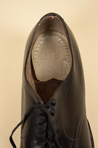 SWEDISH 1930S/1940S BLACK DERBY SHOES. SIZE EU 44 (US 11/UK10.5)