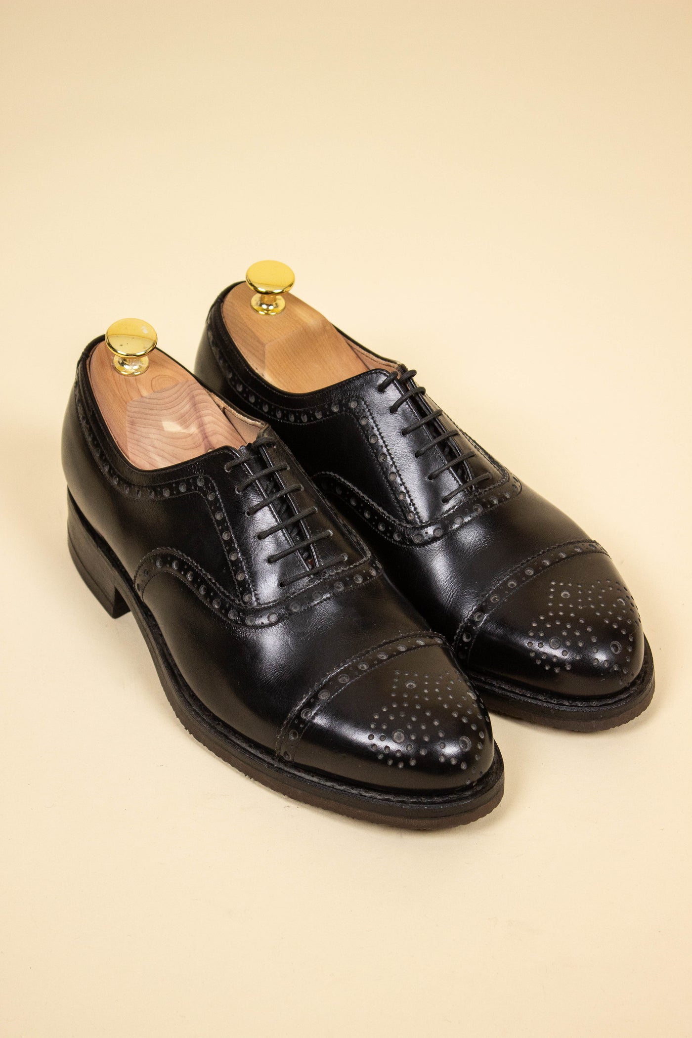 SWEDISH ARMY DEADSTOCK 1940S BLACK BROGUES BY KEMBELS. SIZE EU 41 (US 8/UK 7.5)