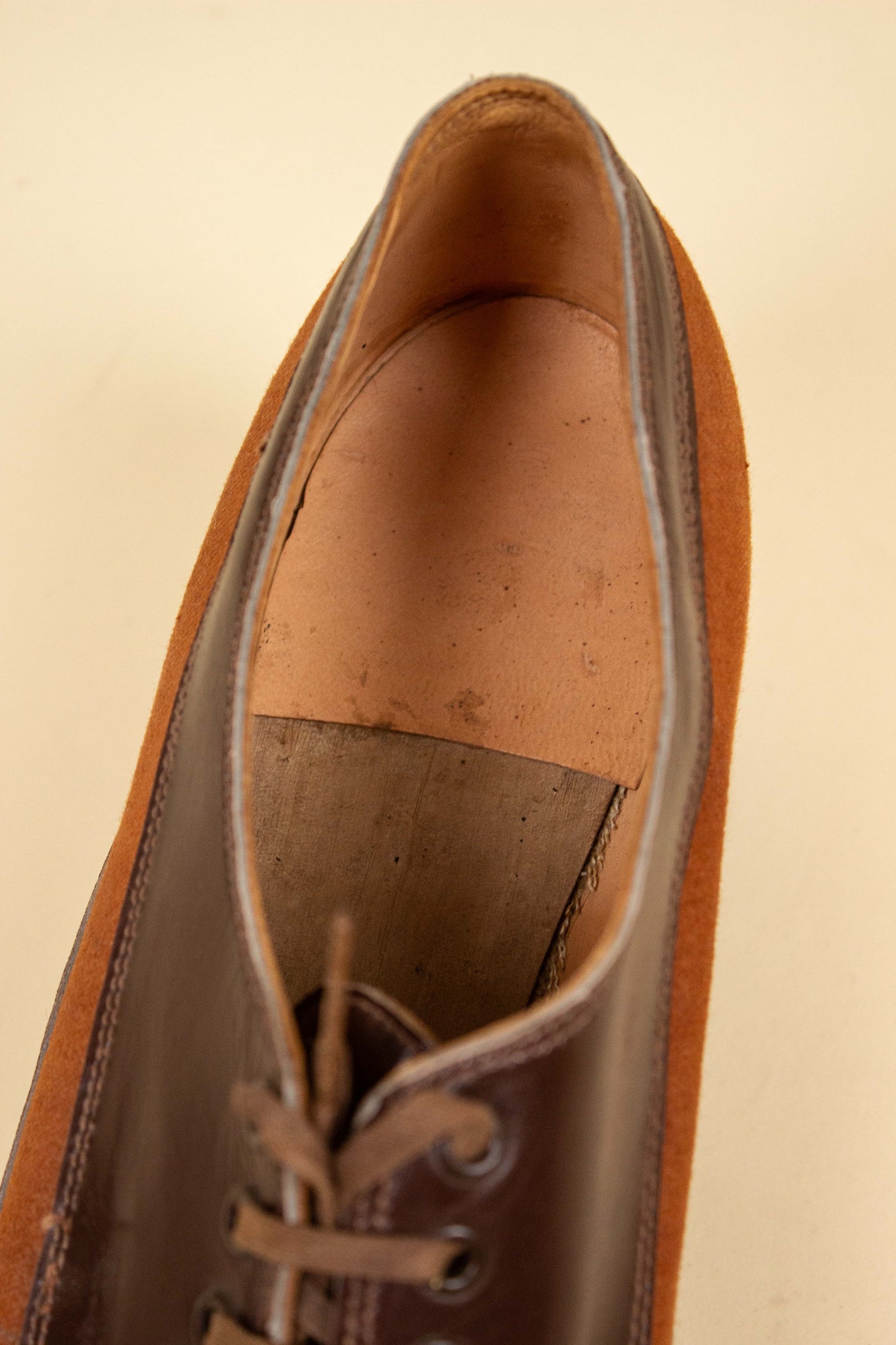 SWEDISH DEADSTOCK 1930S/1940S TWO TONE SHOES. SIZE EU 41 (US 8/UK 7.5)