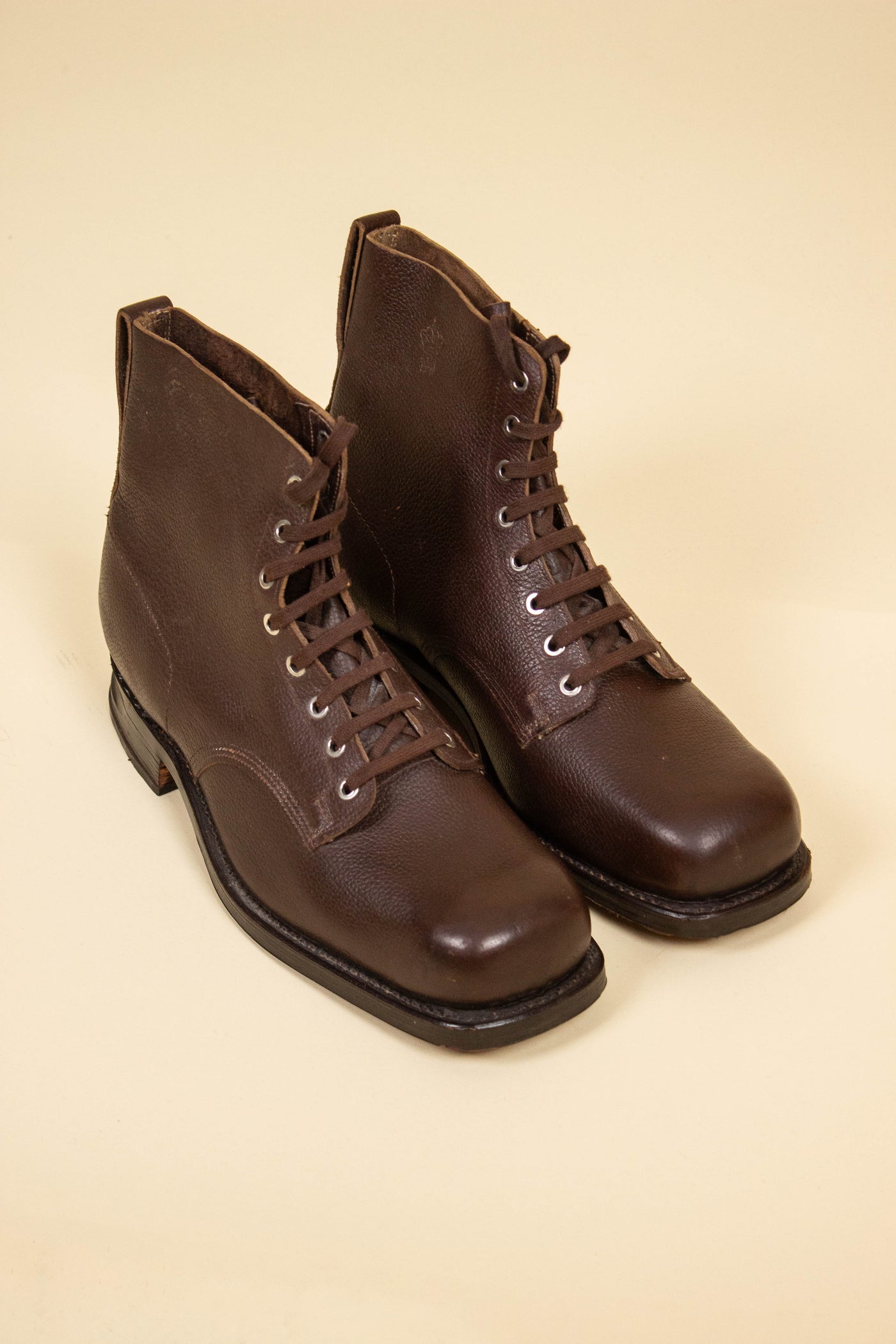 SWEDISH 1941 DEADSTOCK BROWN ARMY BOOT. SIZE EU 44 (US 11/ 10.5 US)