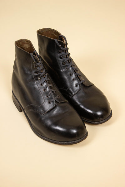 1940S/1950S BLACK BOOTS. SIZE EU 42 (US 9/ UK 8.5)