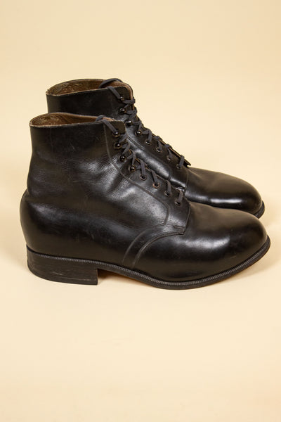 1940S/1950S BLACK BOOTS. SIZE EU 42 (US 9/ UK 8.5)