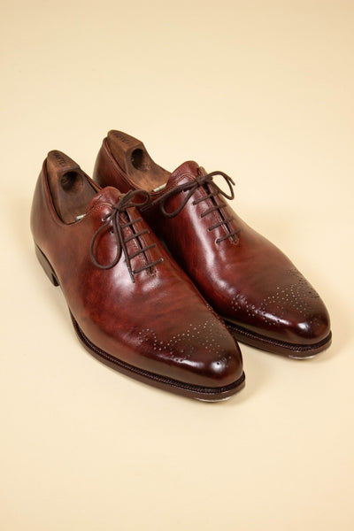 BESPOKE AUSTRIAN CONTEMPORARY BURGUNDY WHOLECUT SHOES BY MAFTEI, WITH MATCHING BELT INCLUDED. SIZE 41,5 (US 8.5/UK 8)