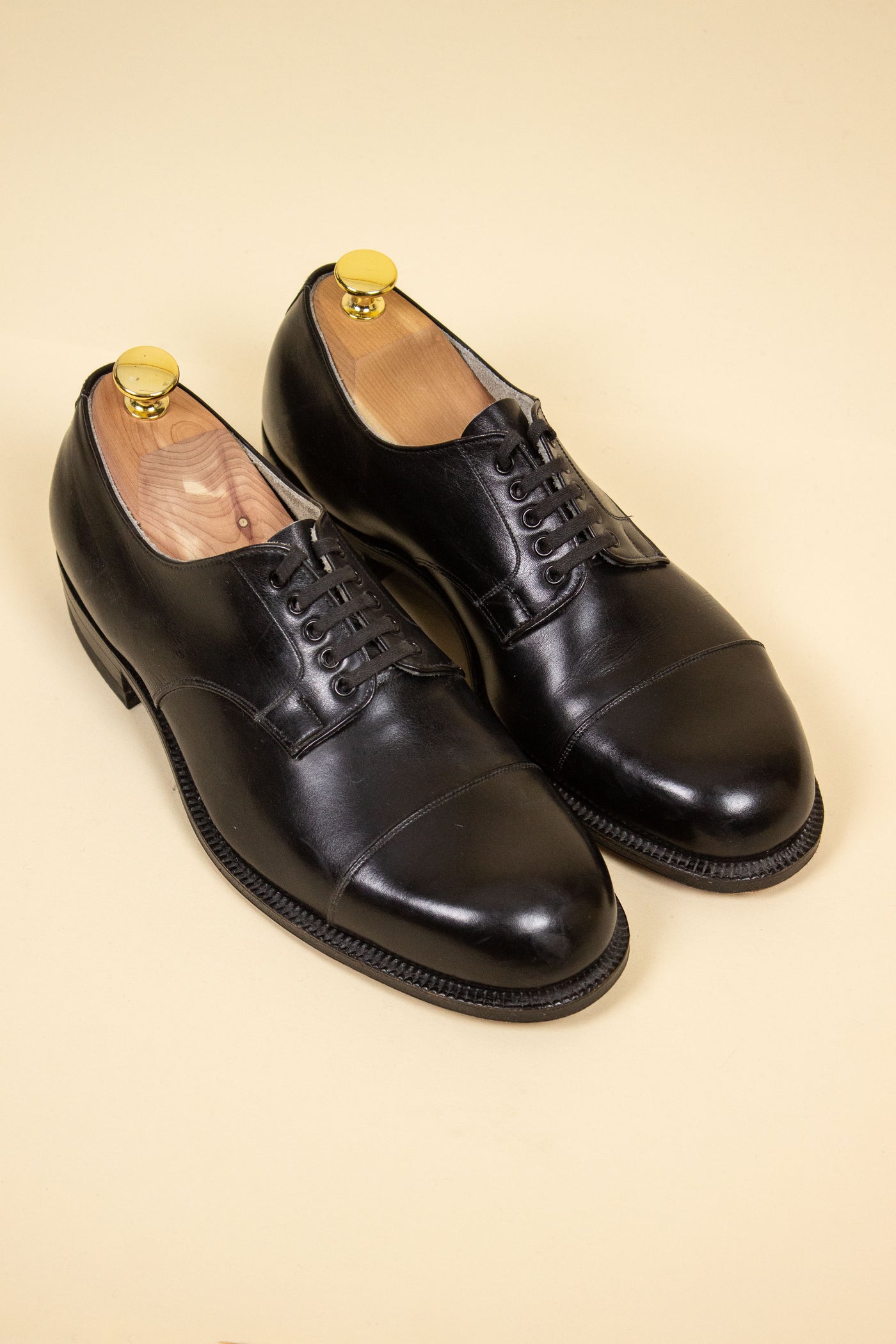 SWEDISH 1940S/1950S BLACK DERBY SHOES BY W-SKO. SIZE EU 41 (US 8/UK 7.5)