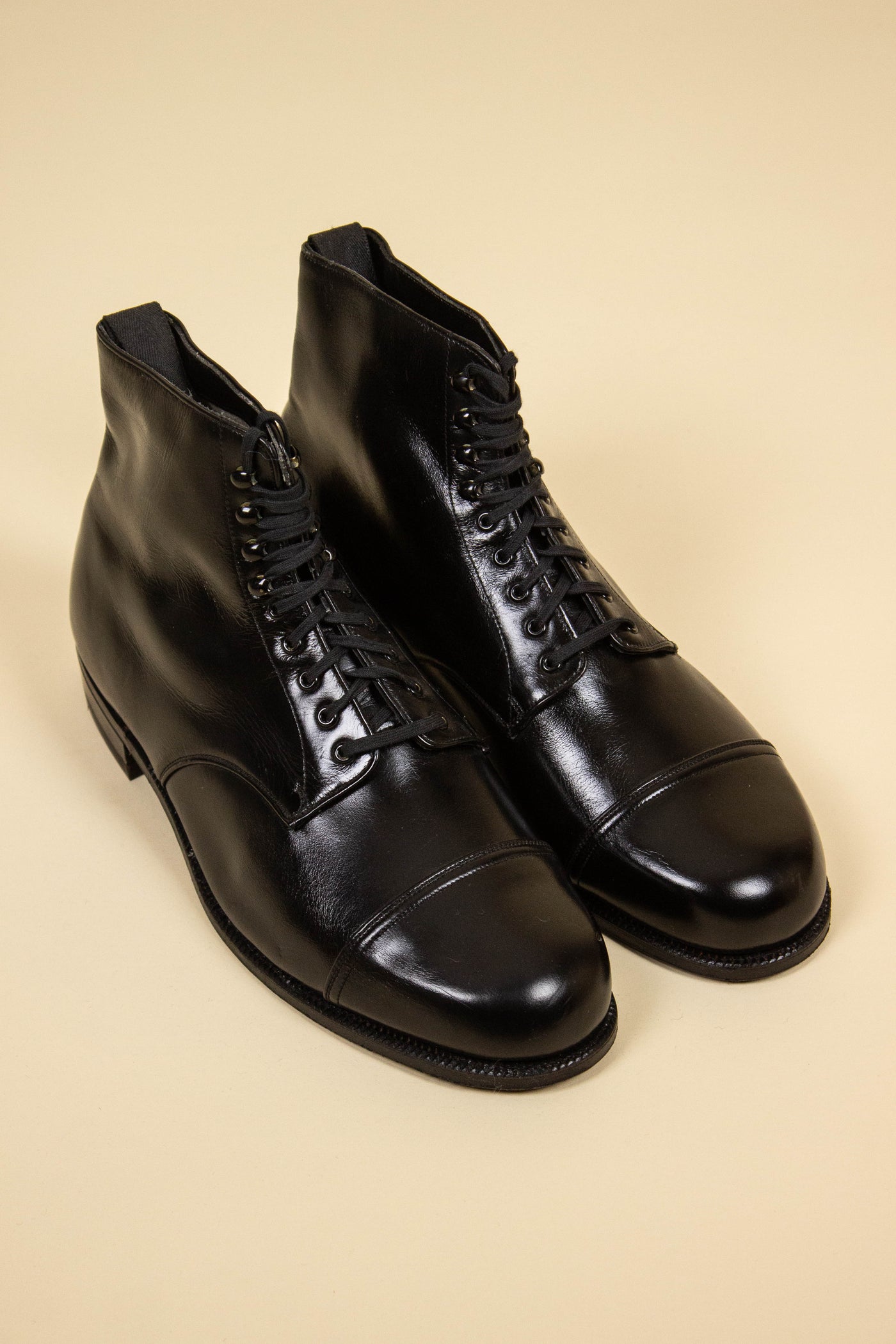 SWEDISH 1930S DEADSTOCK BLACK BOOTS BY AB KUMLA SKOFABRIK. SIZE CA EU 42