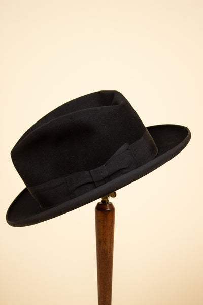 ITALIAN 1940S/1950S BLACK HOMBURG FELT HAT BY BORSALINO. SIZE 58,5