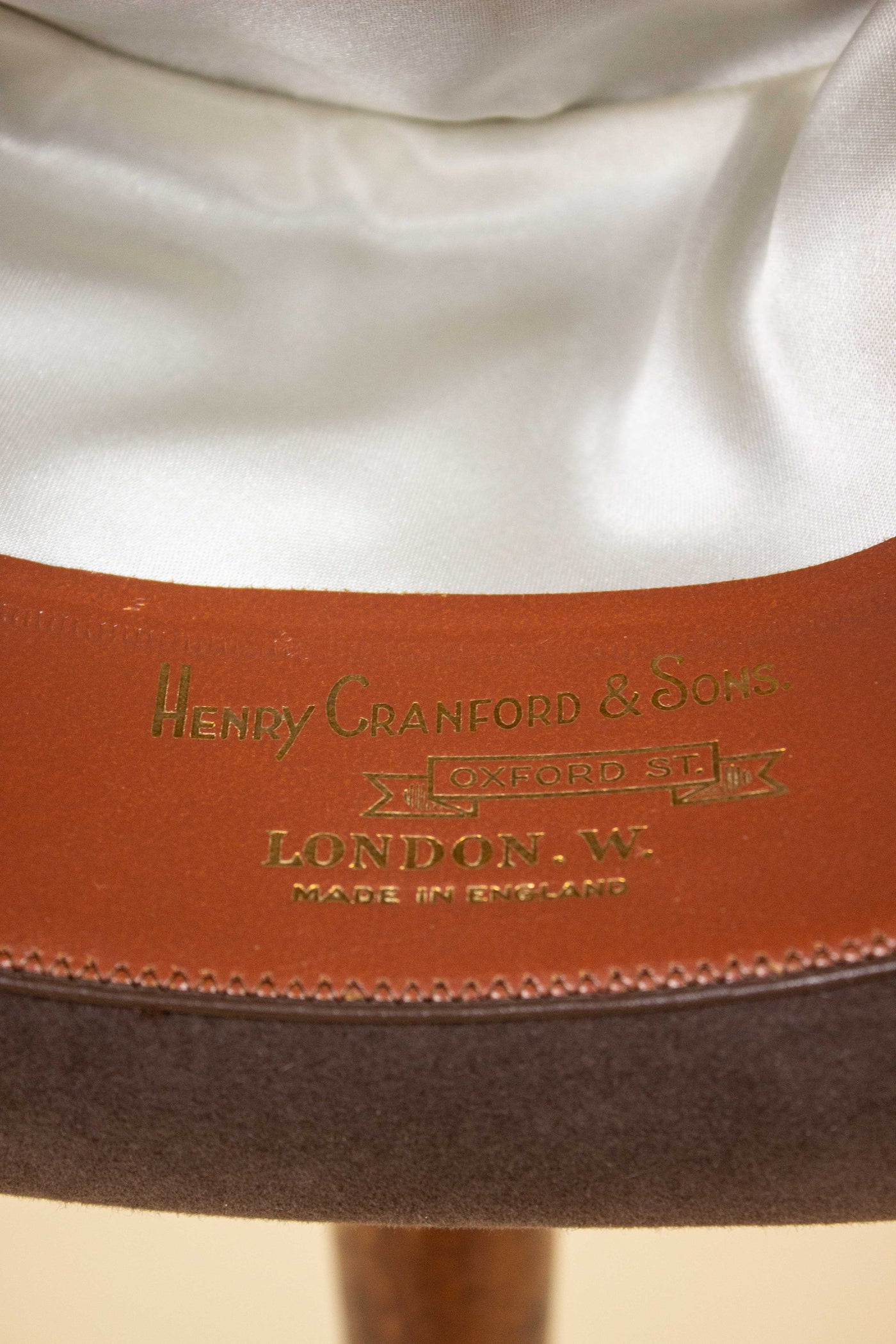 BRITISH 1950S MEDIUM BROWN FELT HAT BY HENRY CRANFORD & SONS. SIZE 57