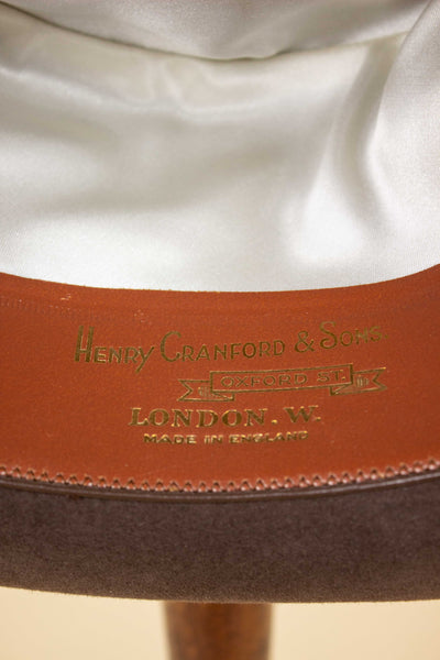 BRITISH 1950S MEDIUM BROWN FELT HAT BY HENRY CRANFORD & SONS. SIZE 57