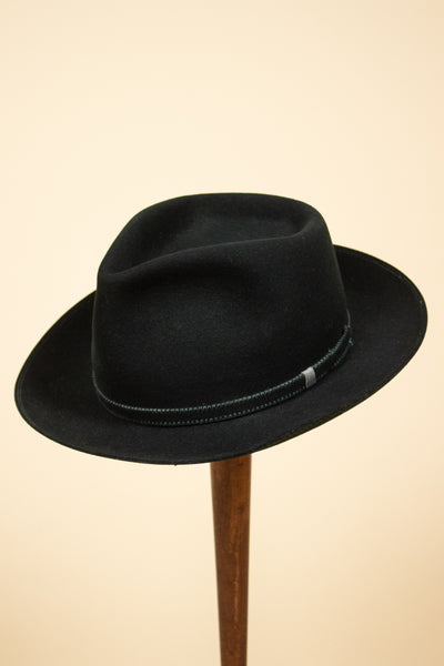 AMERICAN 1930S/1940S DARK GREEN FELT HAT BY WENTON. SIZE 57