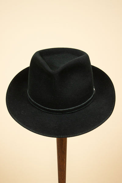 AMERICAN 1930S/1940S DARK GREEN FELT HAT BY WENTON. SIZE 57