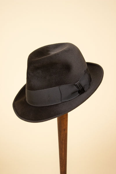 BRITISH 1950S GREY FELT HAT BY HENRY CRANFORD & SONS. SIZE 57,5