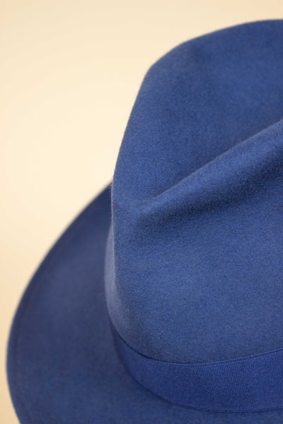 ITALIAN 2000S BLUE FEDORA FELT HAT BY BORSALINO. SIZE 62
