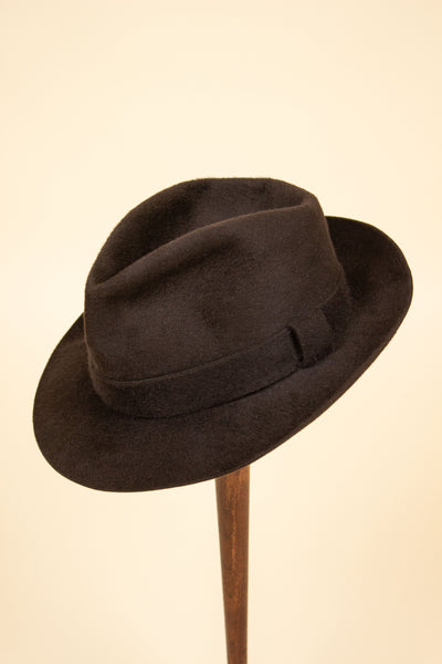 ITALIAN 1940S/1950S DARK BROWN FELT HAT BY BORMIDA. SIZE 58,5