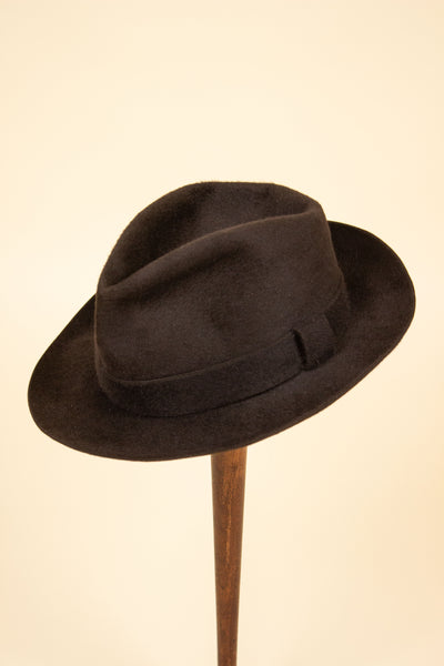 ITALIAN 1940S/1950S DARK BROWN FELT HAT BY BORMIDA. SIZE 58,5