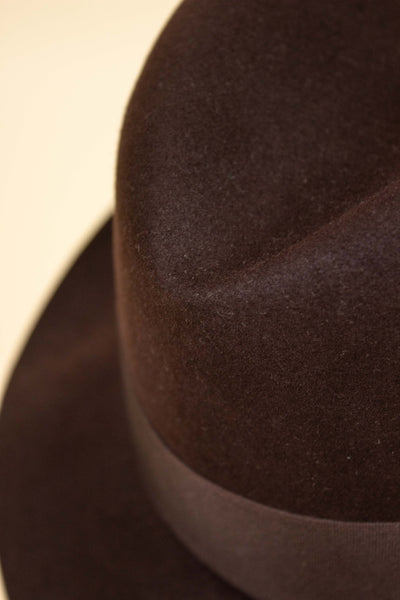 BRITISH 1950S BROWN FELT HAT BY SCOTT & CO. SIZE 58,5