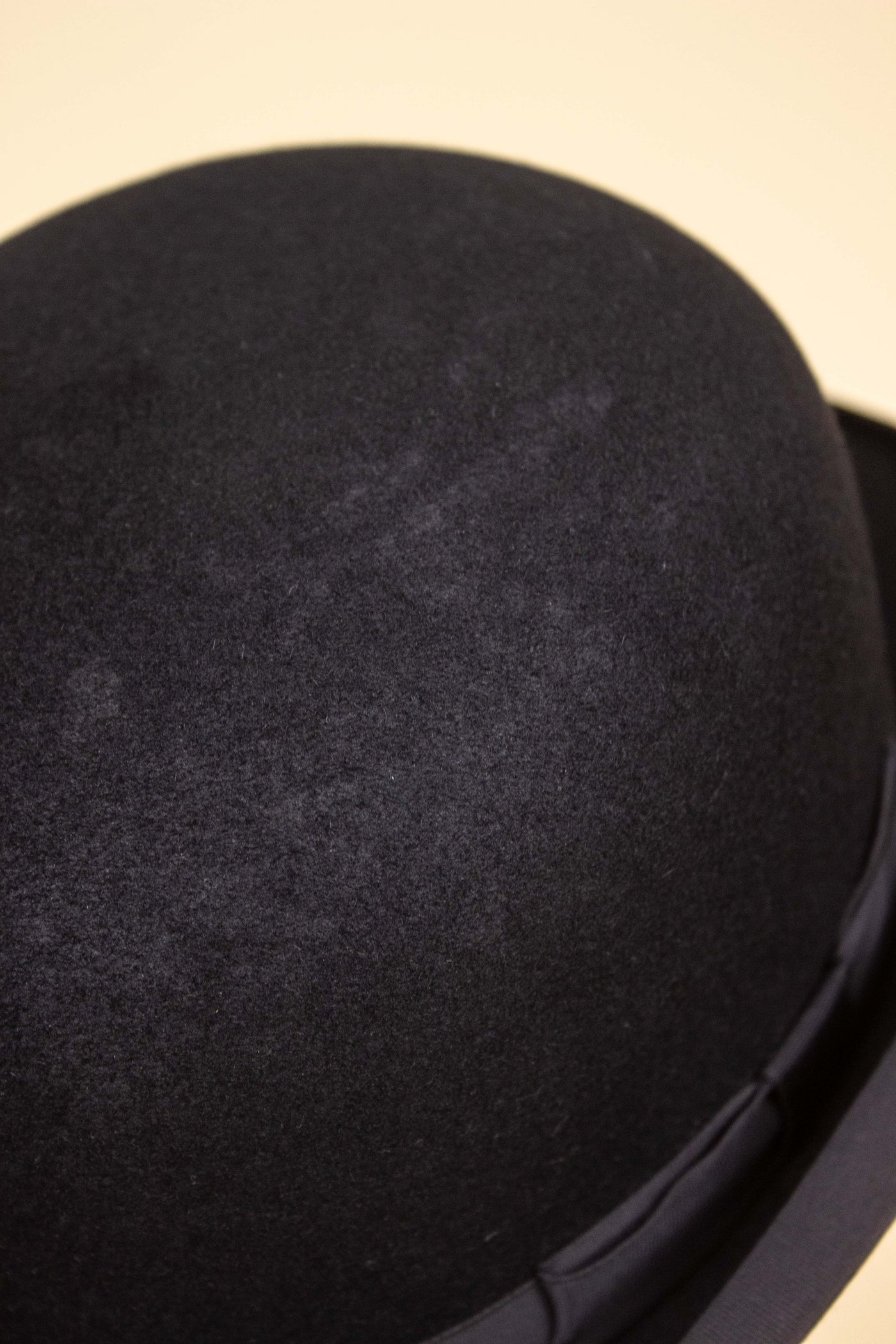 BRITISH 1950S/1960S BLACK BOWLER FELT HAT BY FAILSWORTH. SIZE 56 CM