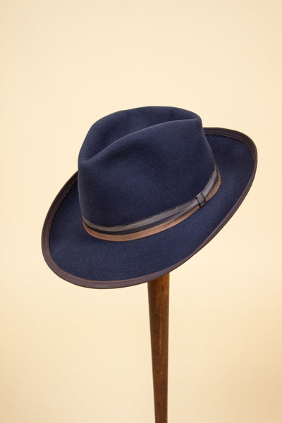 SWEDISH 1910S/1920S BLUE FELT HAT BY KH. SIZE 55,5