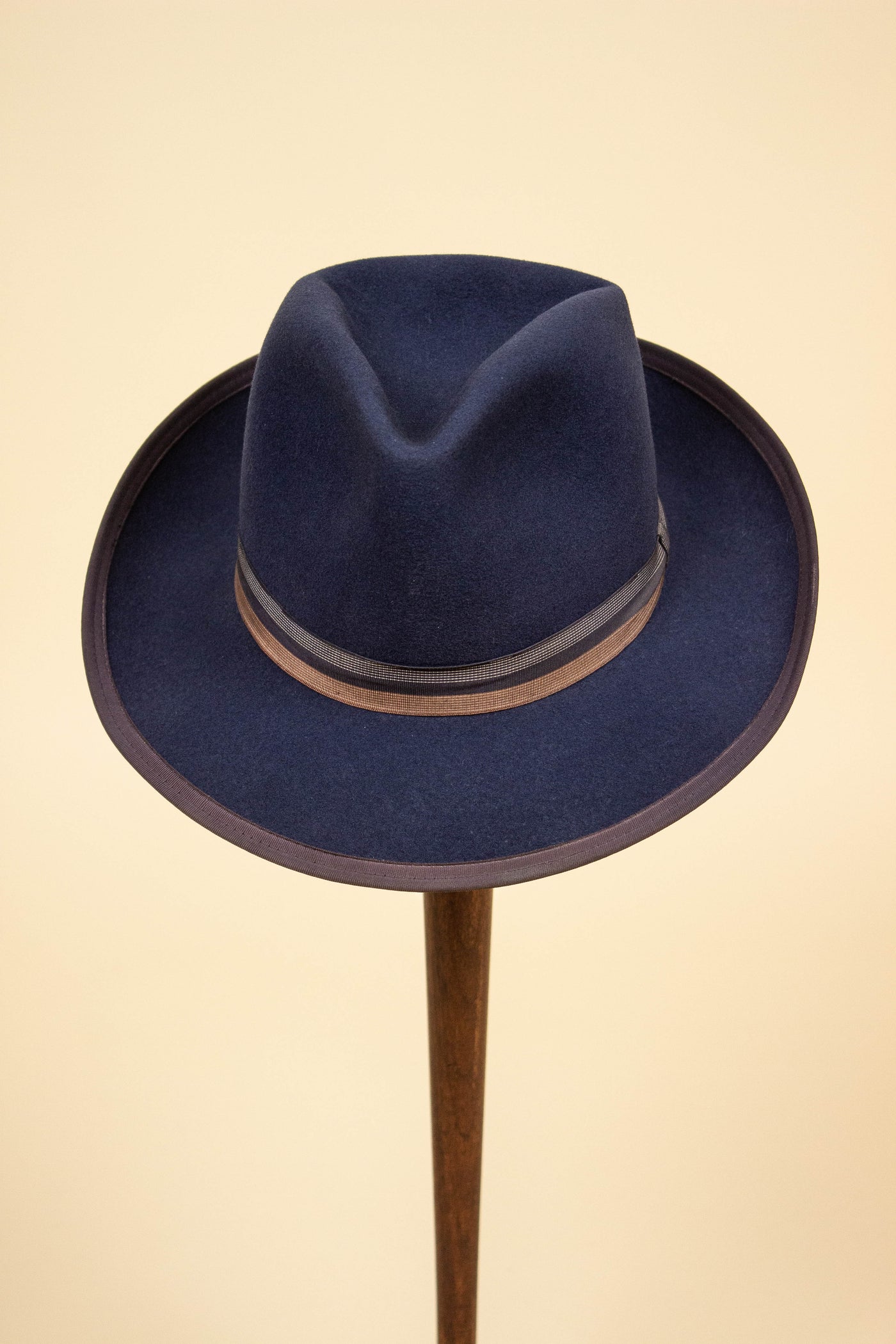 SWEDISH 1910S/1920S BLUE FELT HAT BY KH. SIZE 55,5